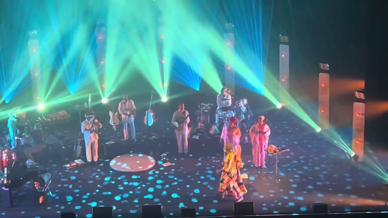 HD24TV: Tiken Jah Fakoly chante pour l’Unité Africaine à la Salle Pleyel de Paris